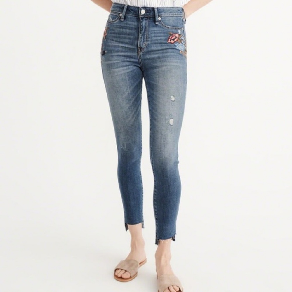 High Rise Raw Hem Embroidered Jeans - Picture 2 of 8